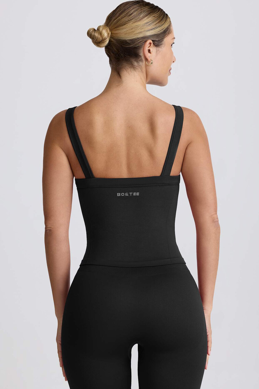 super sculpt seamless longline tank top w kolorze czarnym
