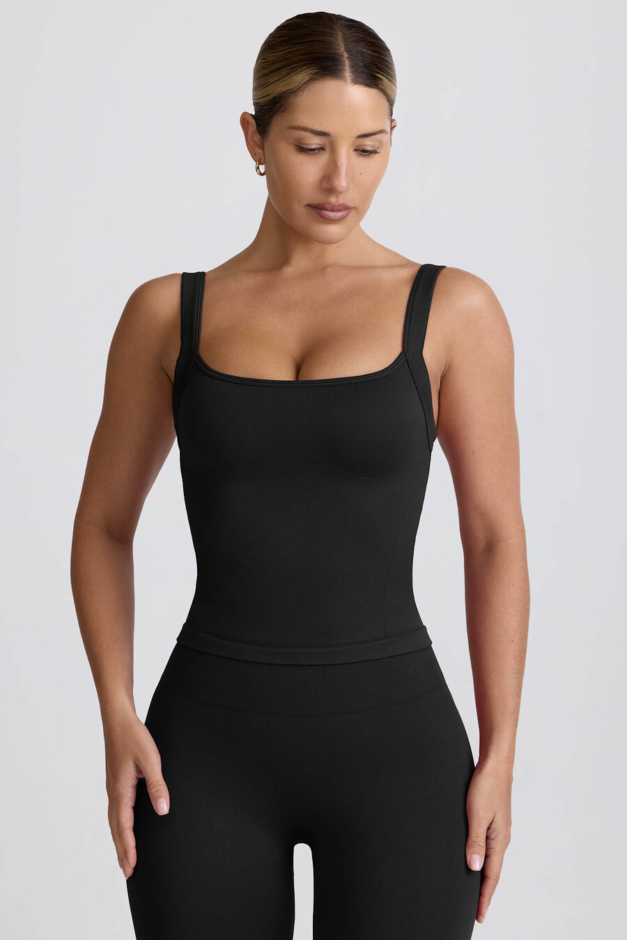 super sculpt seamless longline tank top w kolorze czarnym