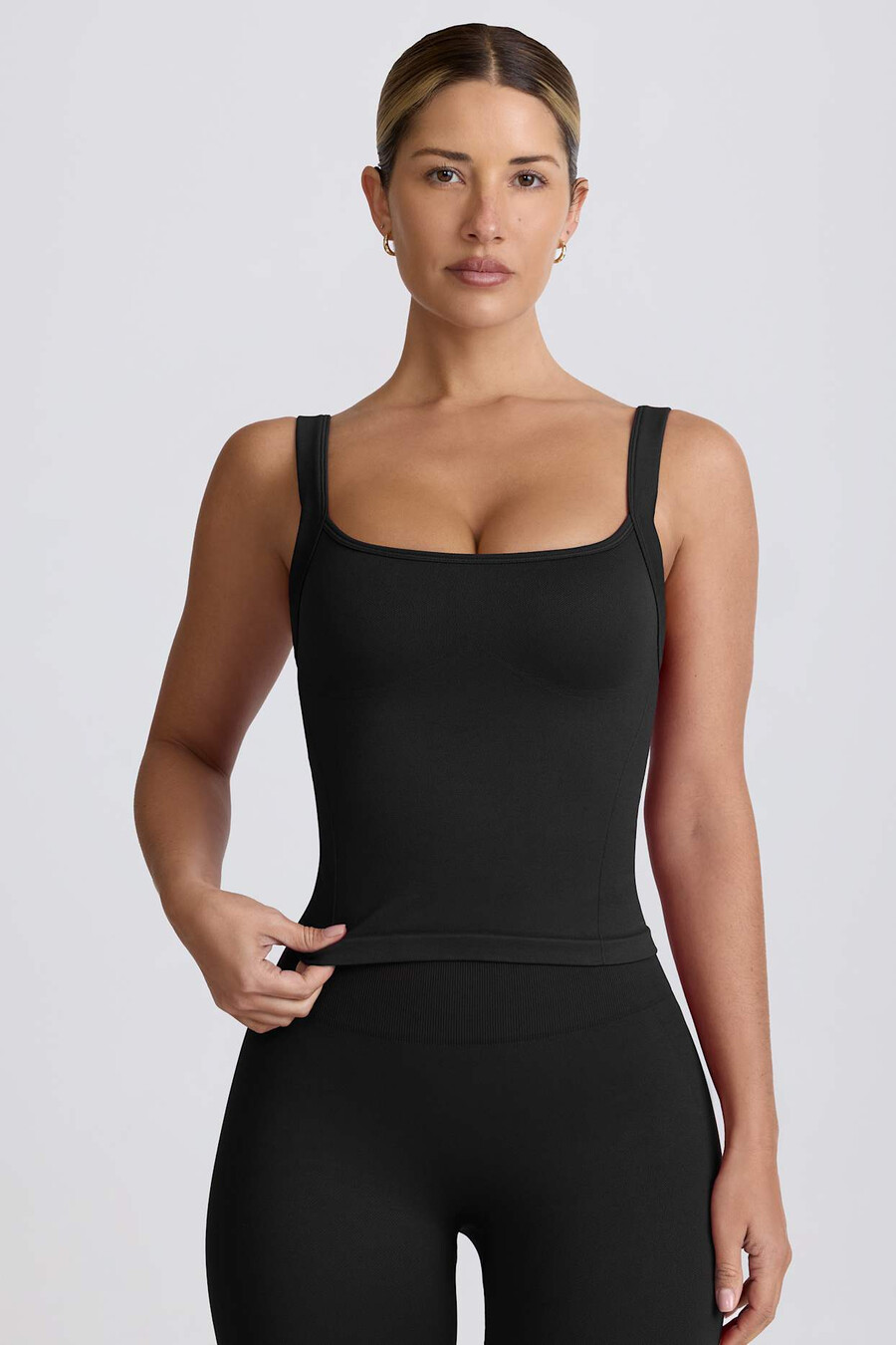 super sculpt seamless longline tank top w kolorze czarnym