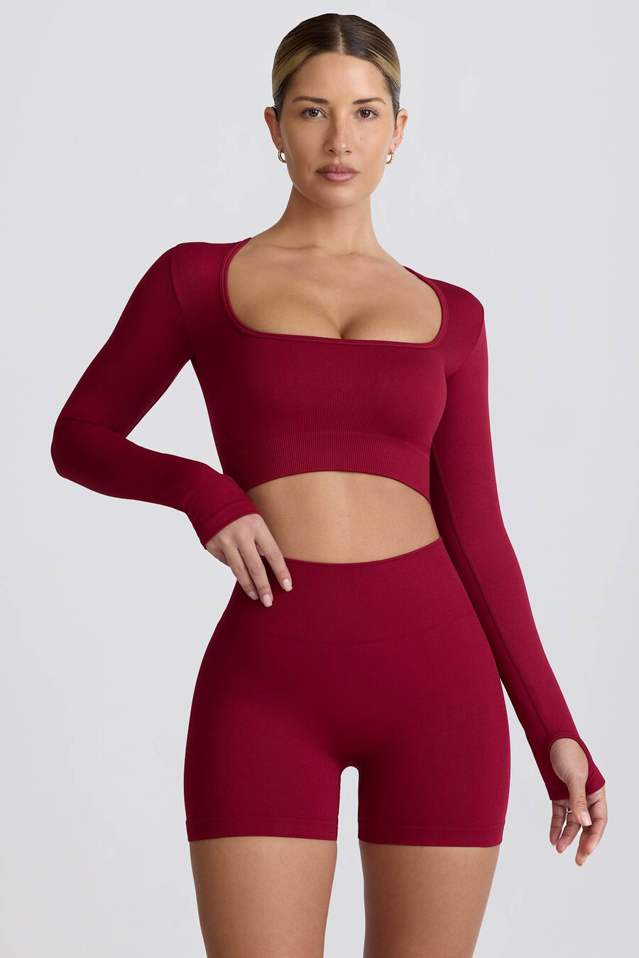 top z długim rękawem i bezszwowym krojem super sculpt w kolorze bordowym
