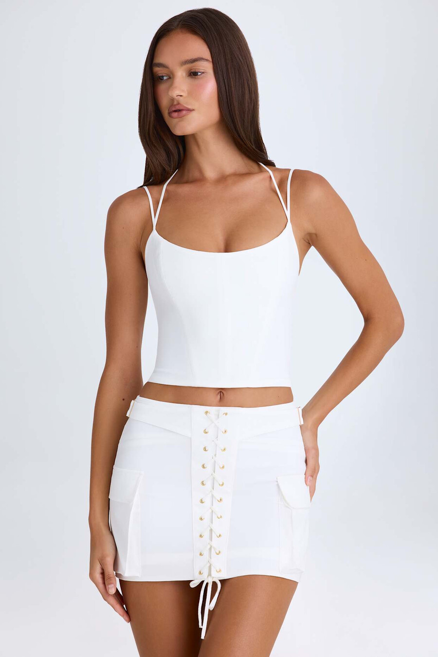 gorset z dekoltem halter w kolorze białym