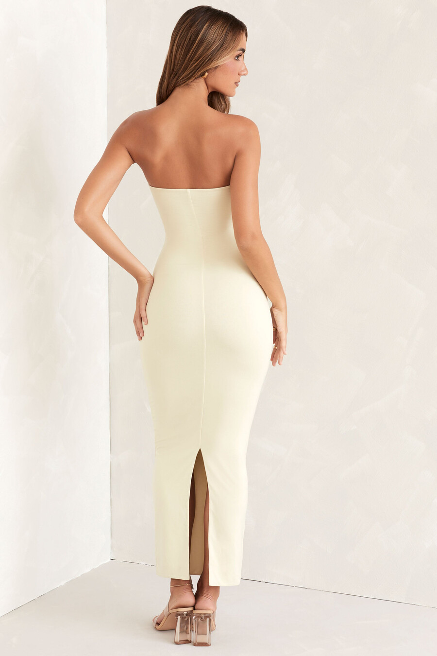 sukienka bandeau maxi w kolorze kości słoniowej